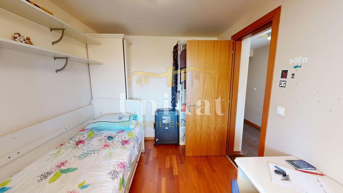 Dvostanovanjski stan z 4 spalnicami